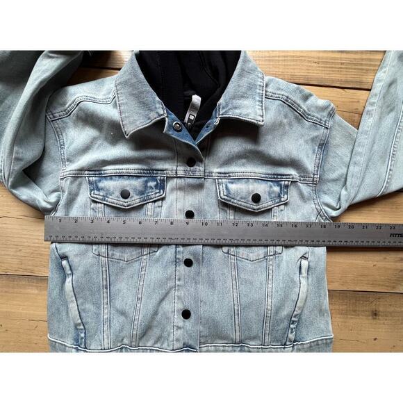 Athleta Double Time Denim Jacket Hooded Vest Combo Womens Sz S Acid Wash/Black - Picture 7 of 9